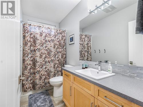 4204 14 Avenue, Vernon, BC - Indoor Photo Showing Bathroom