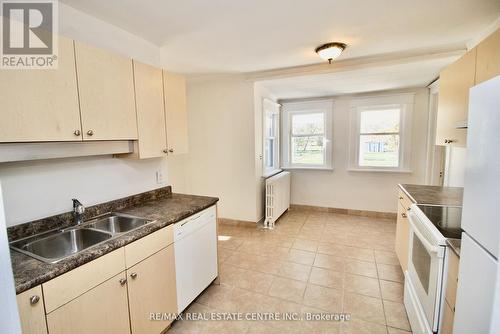 12039 Steeles Avenue, Halton Hills, ON - Indoor Photo Showing Kitchen With Double Sink