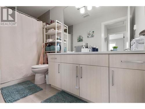2460 Tallus Heights Drive, West Kelowna, BC - Indoor Photo Showing Bathroom
