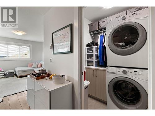 2460 Tallus Heights Drive, West Kelowna, BC - Indoor Photo Showing Laundry Room