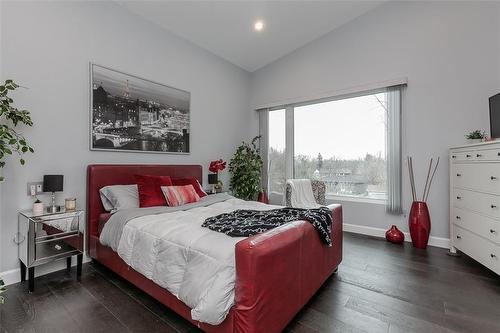 281 Orkney Street W, Caledonia, ON - Indoor Photo Showing Bedroom