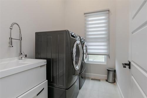 281 Orkney Street W, Caledonia, ON - Indoor Photo Showing Laundry Room