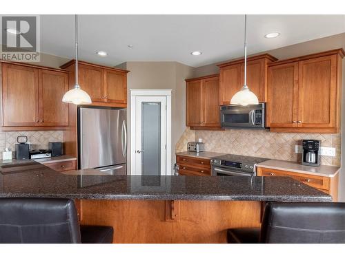 179 Longspoon Drive, Vernon, BC - Indoor Photo Showing Kitchen With Stainless Steel Kitchen