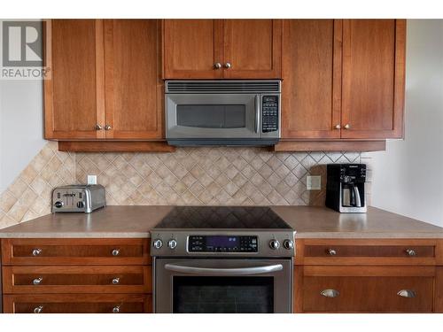 179 Longspoon Drive, Vernon, BC - Indoor Photo Showing Kitchen
