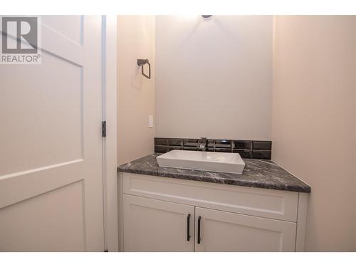 2508 Shuswap Avenue Unit# 17, Lumby, BC - Indoor Photo Showing Bathroom