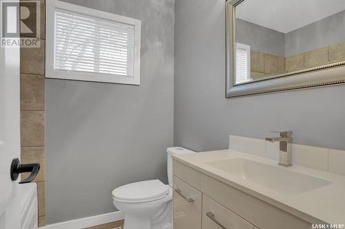 2054 Reynolds Street, Regina, SK - Indoor Photo Showing Bathroom