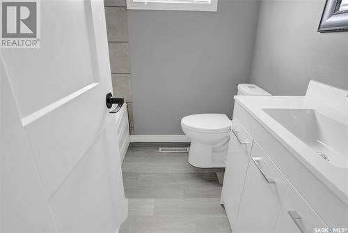 2054 Reynolds Street, Regina, SK - Indoor Photo Showing Bathroom
