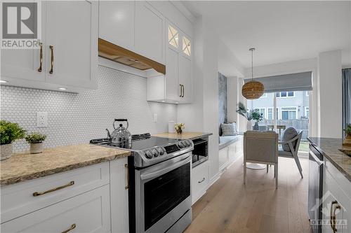 91 Mandevilla Crescent, Ottawa, ON - Indoor Photo Showing Kitchen With Upgraded Kitchen