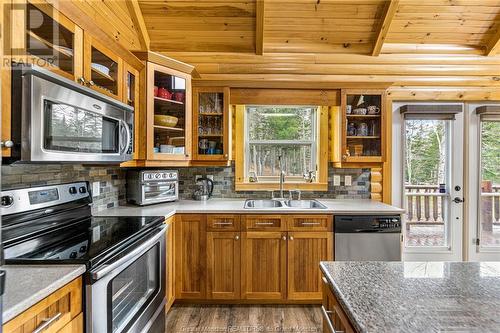 239 Forks Stream Rd, Canaan Forks, NB - Indoor Photo Showing Kitchen With Double Sink