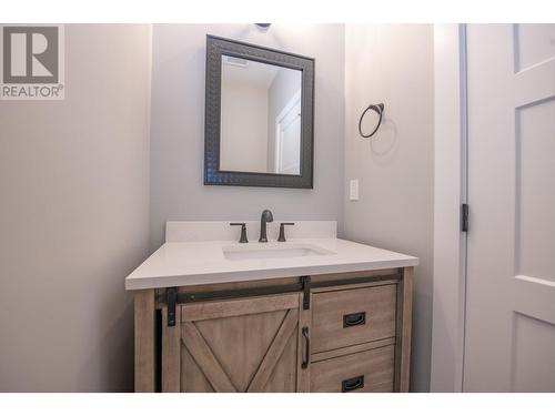 2508 Shuswap Avenue Unit# 10, Lumby, BC - Indoor Photo Showing Bathroom