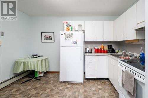 353 Lasalle, Sudbury, ON - Indoor Photo Showing Kitchen
