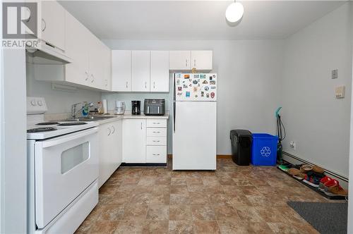 353 Lasalle, Sudbury, ON - Indoor Photo Showing Kitchen With Double Sink