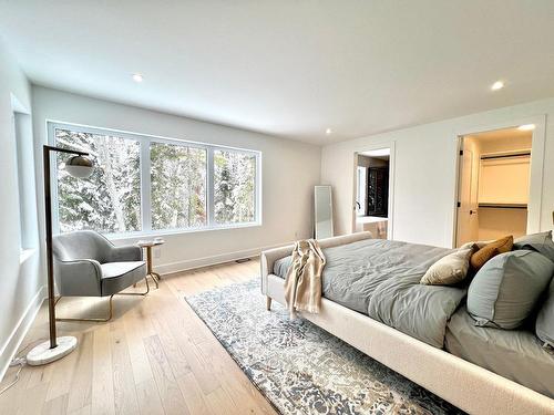 Master bedroom - 3205 Rue Du Chinook, Sainte-Adèle, QC - Indoor Photo Showing Bedroom