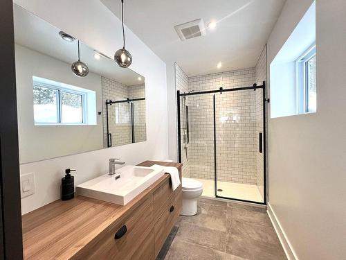 Bathroom - 3205 Rue Du Chinook, Sainte-Adèle, QC - Indoor Photo Showing Bathroom