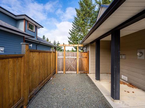 1238 Potter Pl, Comox, BC - Outdoor With Exterior