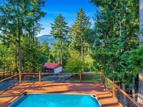 3829 Winget Pl, Chemainus, BC - Outdoor With In Ground Pool
