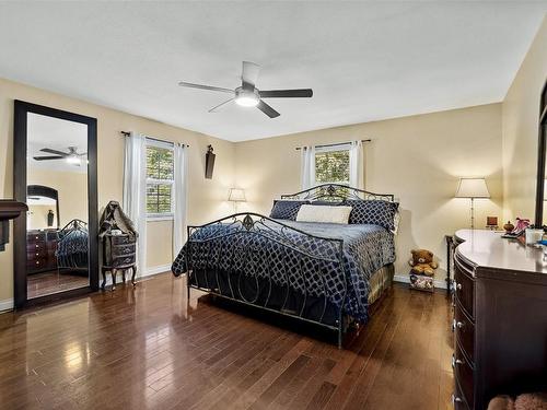8765 Forsberg Road, Vernon, BC - Indoor Photo Showing Bedroom