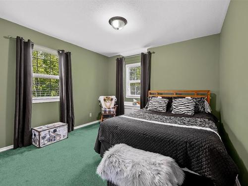 8765 Forsberg Road, Vernon, BC - Indoor Photo Showing Bedroom
