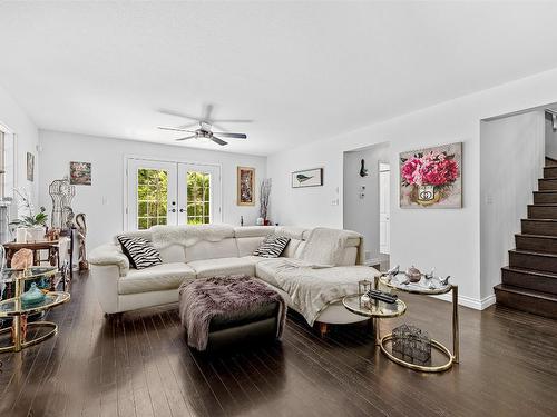 8765 Forsberg Road, Vernon, BC - Indoor Photo Showing Living Room
