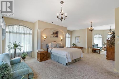 1480 Nighthawk  Drive, Castlegar, BC - Indoor Photo Showing Bedroom