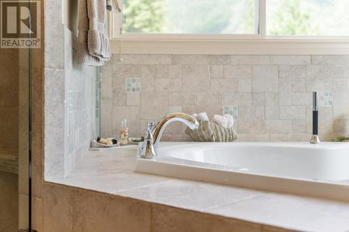 1480 Nighthawk  Drive, Castlegar, BC - Indoor Photo Showing Bathroom