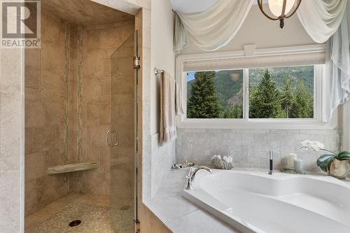 1480 Nighthawk  Drive, Castlegar, BC - Indoor Photo Showing Bathroom