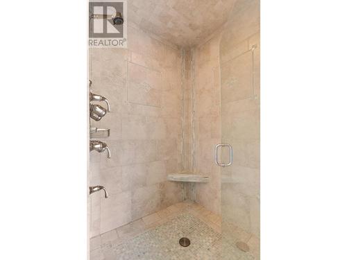 1480 Nighthawk  Drive, Castlegar, BC - Indoor Photo Showing Bathroom