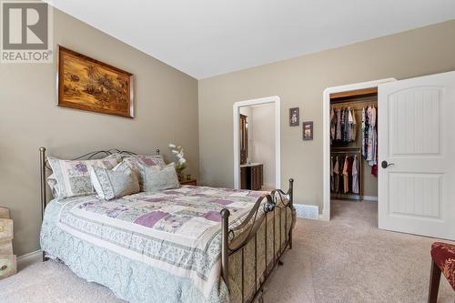 1480 Nighthawk  Drive, Castlegar, BC - Indoor Photo Showing Bedroom