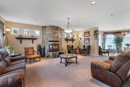 1480 Nighthawk Drive, Castlegar, BC - Indoor Photo Showing Living Room With Fireplace