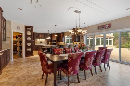 1480 Nighthawk Drive, Castlegar, BC - Indoor Photo Showing Dining Room