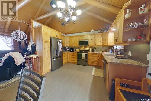 2122 100A Street, Tisdale, SK - Indoor Photo Showing Kitchen