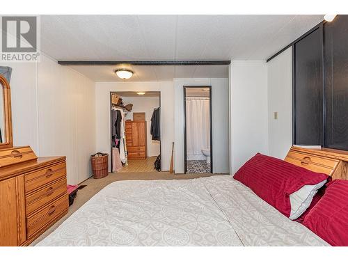 1209 Shuswap Avenue, Sicamous, BC - Indoor Photo Showing Bedroom