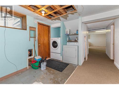 1209 Shuswap Avenue, Sicamous, BC - Indoor Photo Showing Laundry Room