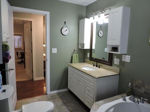 356 Marguerite Avenue, Greenwood, BC - Indoor Photo Showing Bathroom