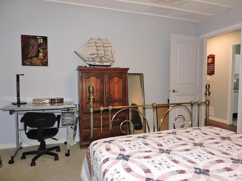 356 Marguerite Avenue, Greenwood, BC - Indoor Photo Showing Bedroom