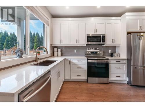 76 Roy Avenue Unit# 102, Penticton, BC - Indoor Photo Showing Kitchen With Stainless Steel Kitchen With Double Sink With Upgraded Kitchen
