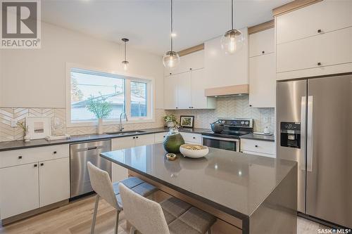 803B 2Nd Street E, Saskatoon, SK - Indoor Photo Showing Kitchen With Stainless Steel Kitchen With Upgraded Kitchen
