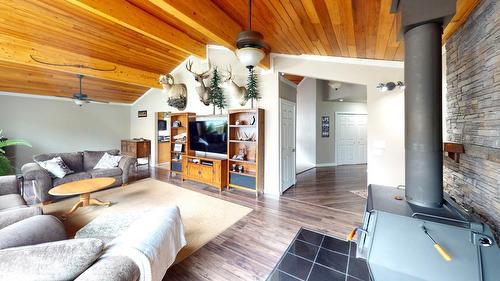 3000 Balmer Drive, Elkford, BC - Indoor Photo Showing Living Room
