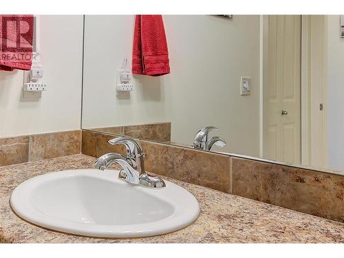 2551 Shoreline Drive Unit# 108, Lake Country, BC - Indoor Photo Showing Bathroom