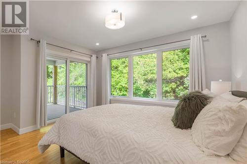 2375 3Rd Avenue E, Owen Sound, ON - Indoor Photo Showing Bedroom