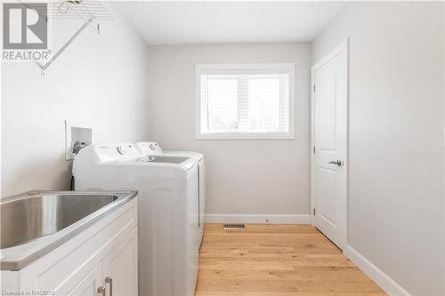 2375 3Rd Avenue E, Owen Sound, ON - Indoor Photo Showing Laundry Room