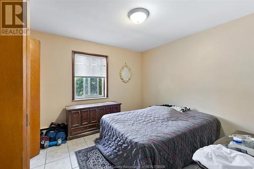 7555 Wyandotte East, Windsor, ON - Indoor Photo Showing Bedroom