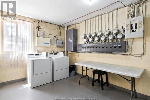 7555 Wyandotte East, Windsor, ON - Indoor Photo Showing Laundry Room