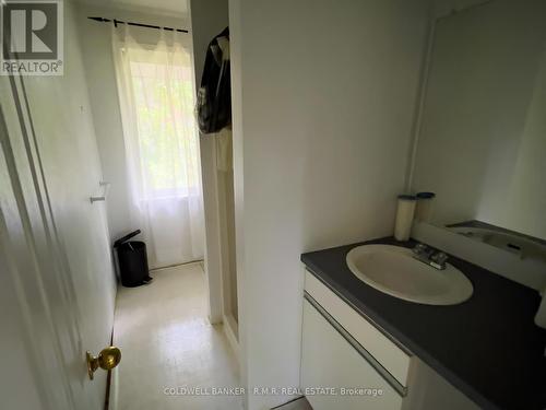 8860 County Rd 41, Addington Highlands, ON - Indoor Photo Showing Bathroom