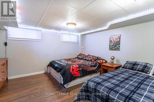 435 Parkside Dr, Hamilton, ON - Indoor Photo Showing Bedroom