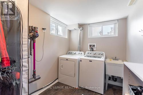435 Parkside Dr, Hamilton, ON - Indoor Photo Showing Laundry Room