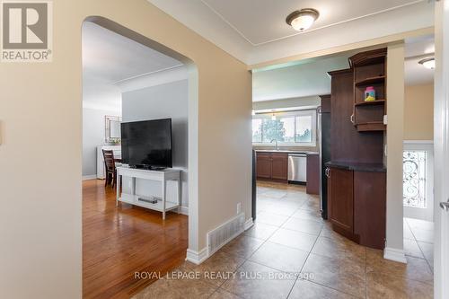 435 Parkside Dr, Hamilton, ON - Indoor Photo Showing Other Room