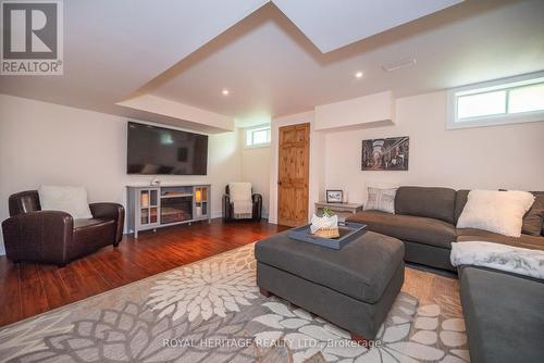 504 Mcleod Rd, Mcnab/Braeside, ON - Indoor Photo Showing Living Room
