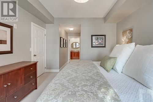 #411 -399 Elizabeth St, Burlington, ON - Indoor Photo Showing Bedroom