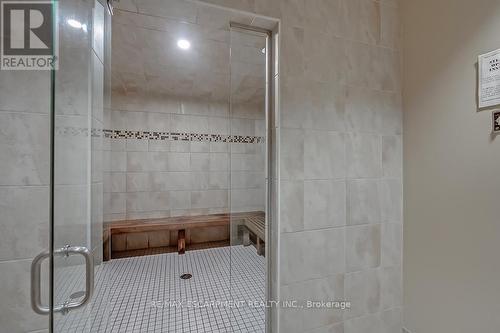 #411 -399 Elizabeth St, Burlington, ON - Indoor Photo Showing Bathroom